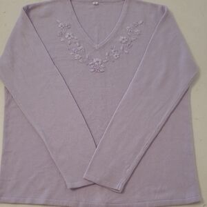 Lavender V-Neck Sweater with Floral Embroidery Size M